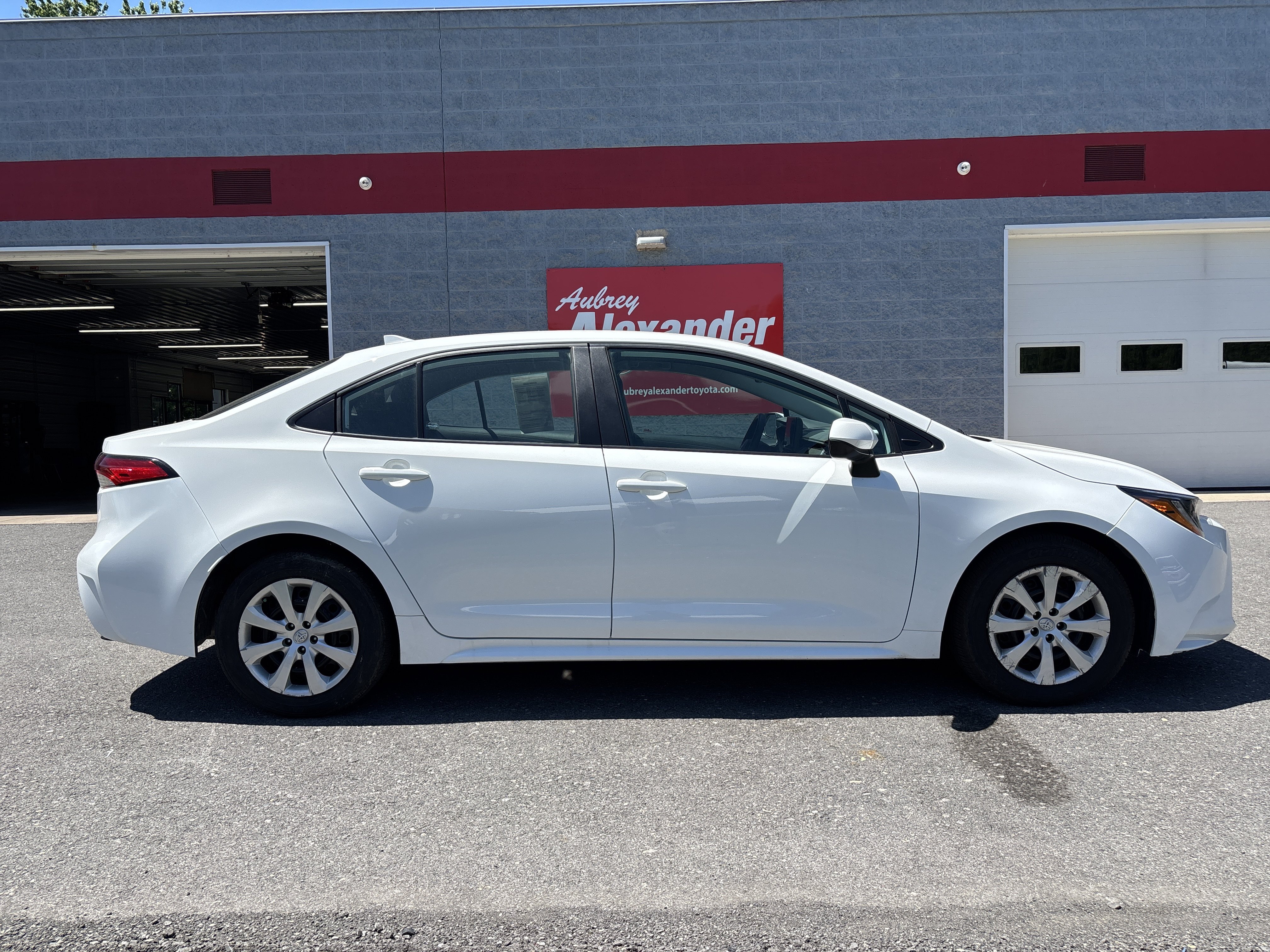 Certified 2024 Toyota Corolla LE FWD image 2