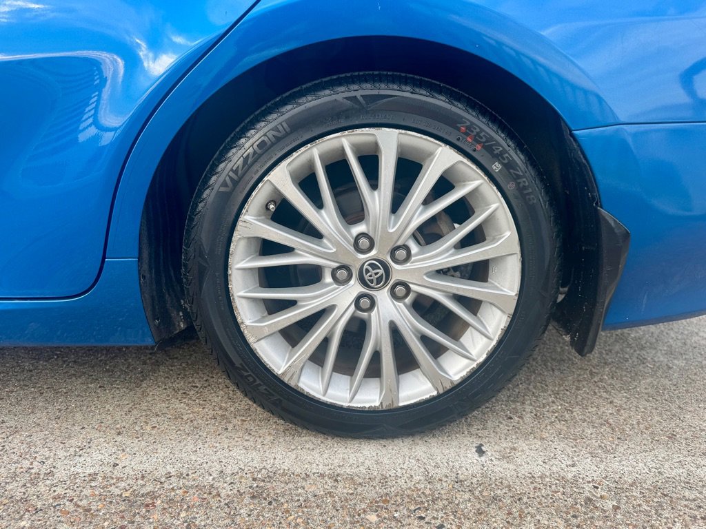 Used 2019 Toyota Camry XLE image 9