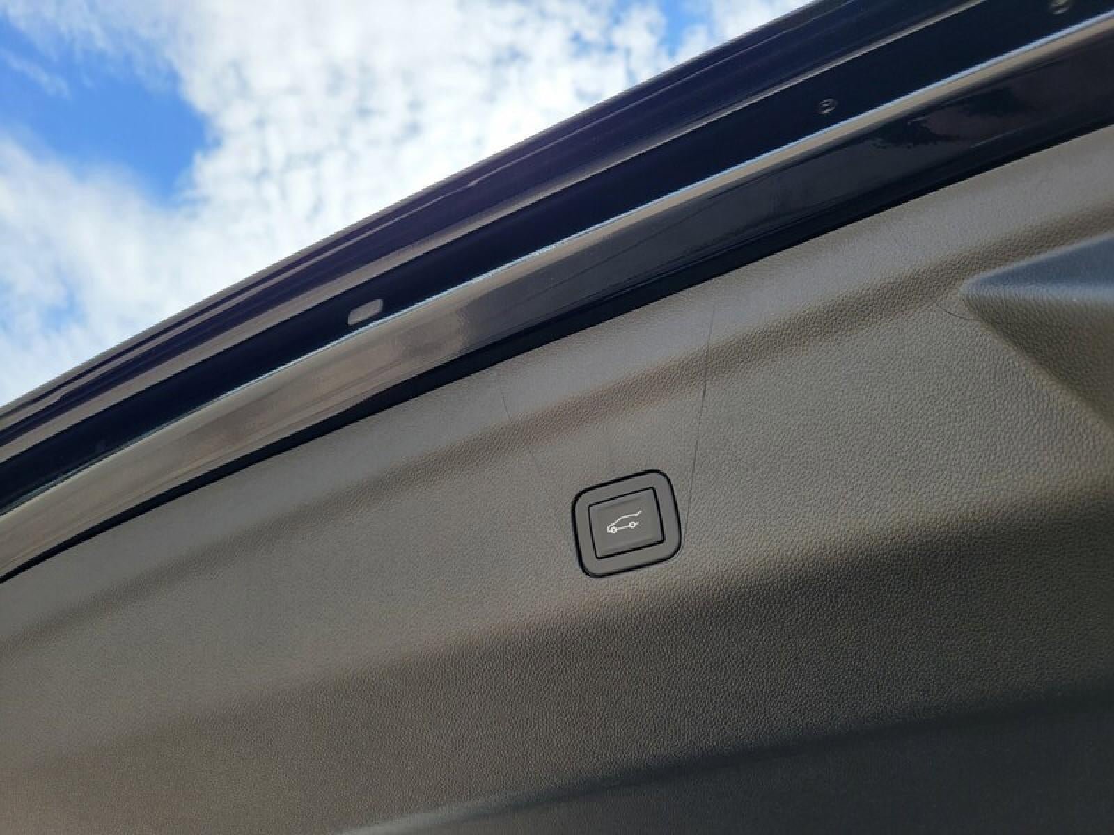 New 2026 GMC Yukon Denali w/ Denali Reserve Package RWD image 9