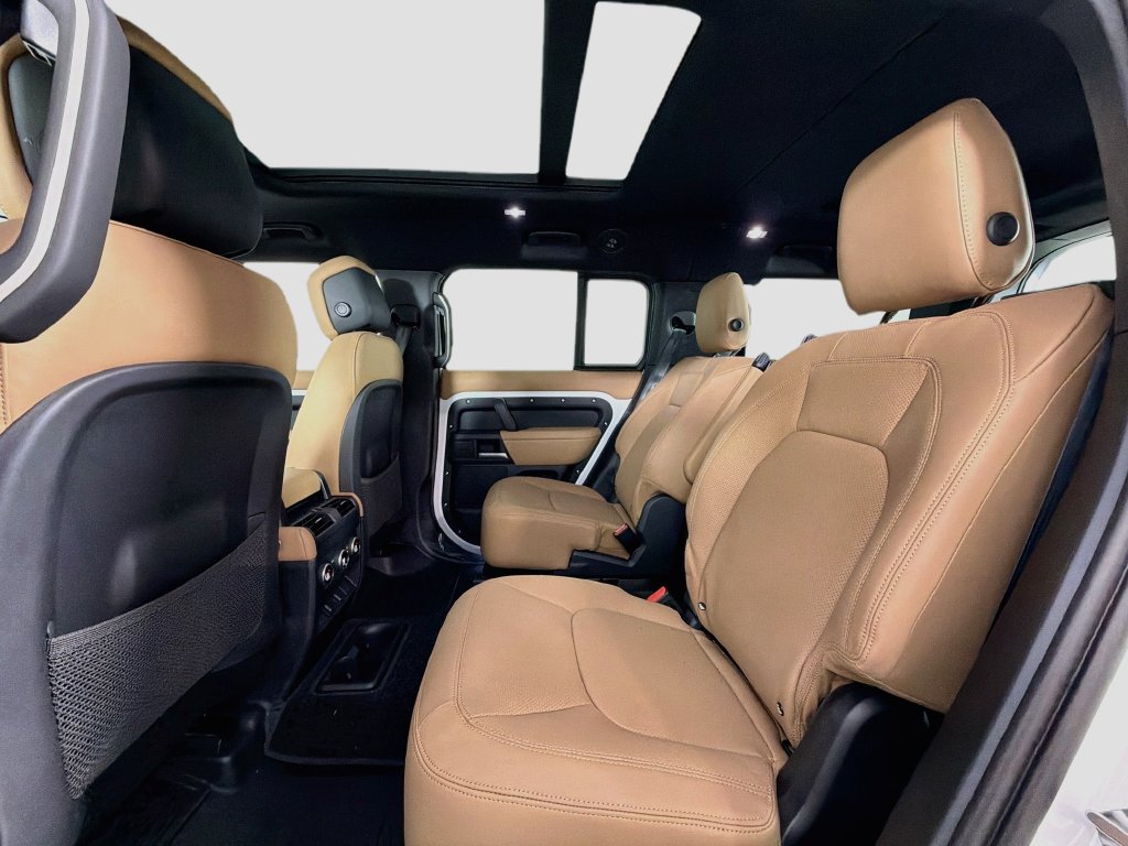 New 2026 Land Rover Defender 130 X-Dynamic SE AWD/4WD image 26