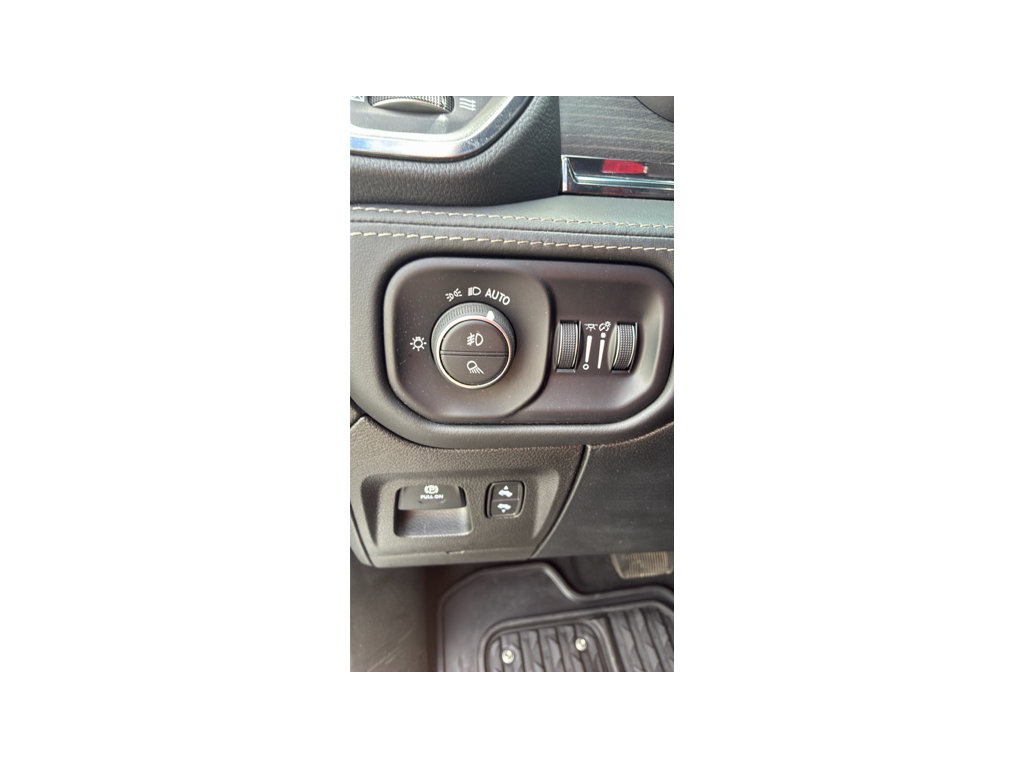 Used 2022 RAM 1500 Limited w/ Body-Colour Bumper Group AWD/4WD image 14