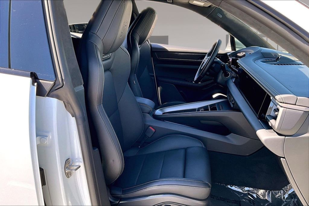 Used 2025 Porsche Macan Turbo Electric image 27