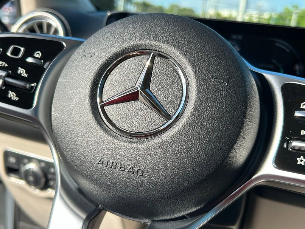 Used 2023 Mercedes-Benz GLB 250 4MATIC image 21
