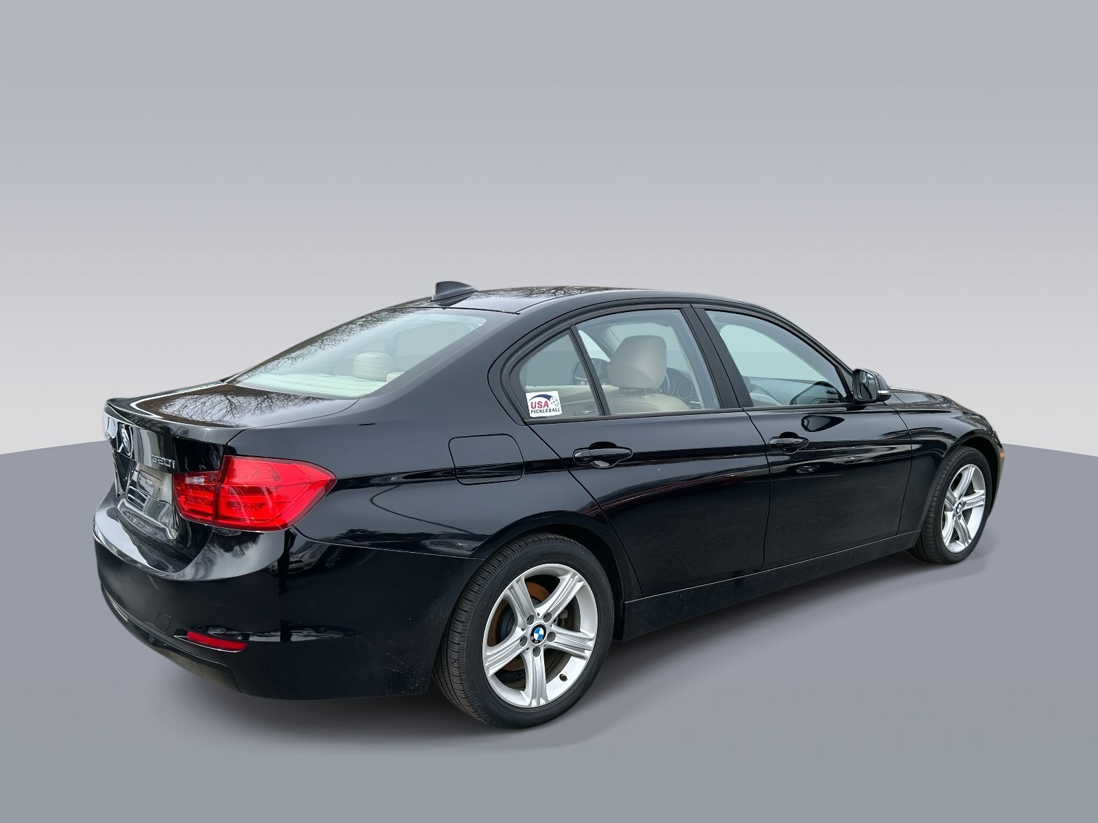 Used 2014 BMW 320i xDrive Sedan AWD/4WD image 3