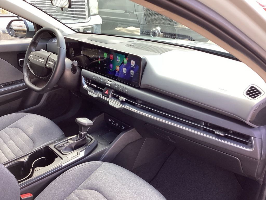 Used 2025 Kia K4 EX image 27