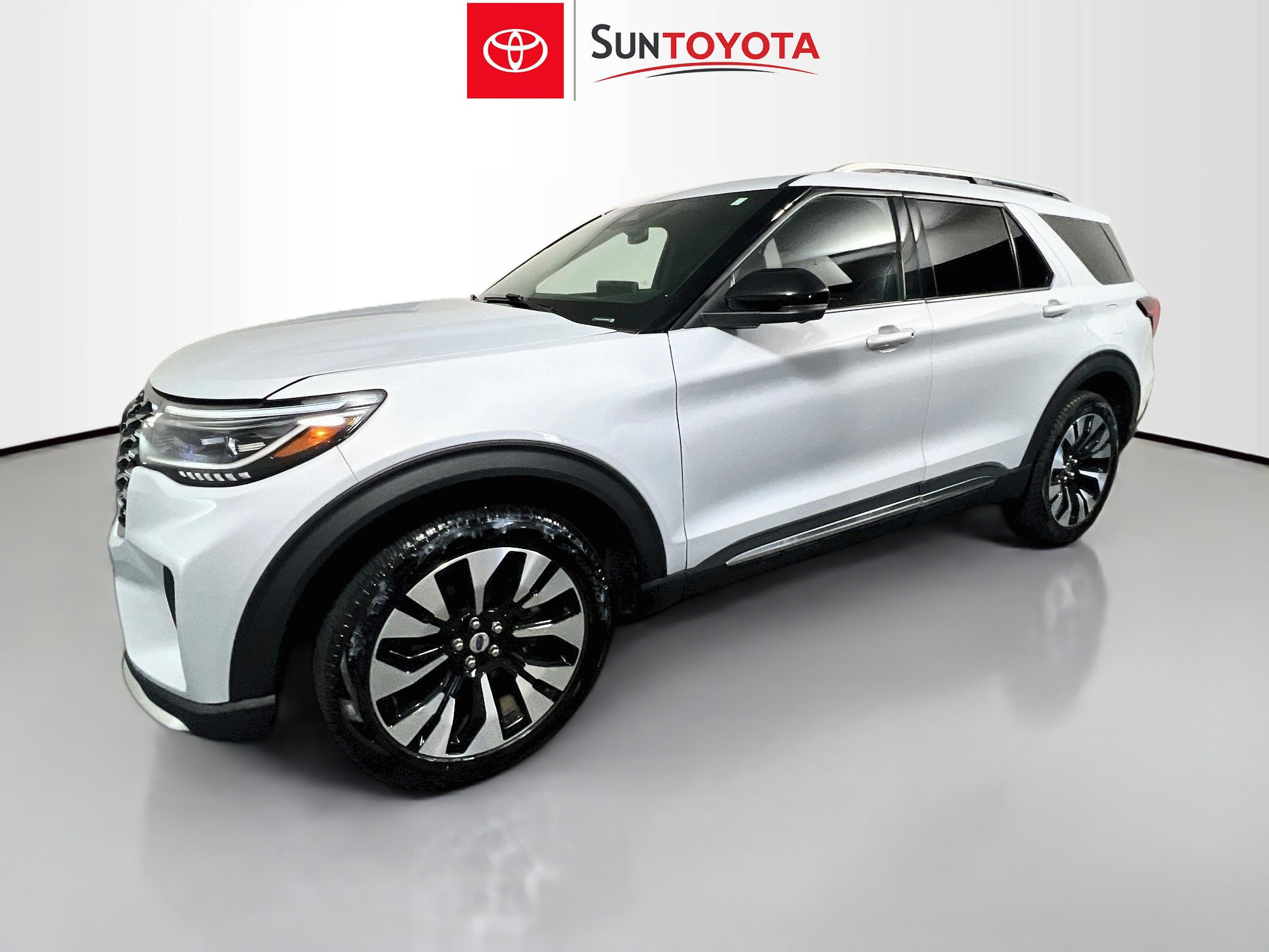 Used 2025 Ford Explorer Platinum w/ LUX Leather Package AWD/4WD image 9