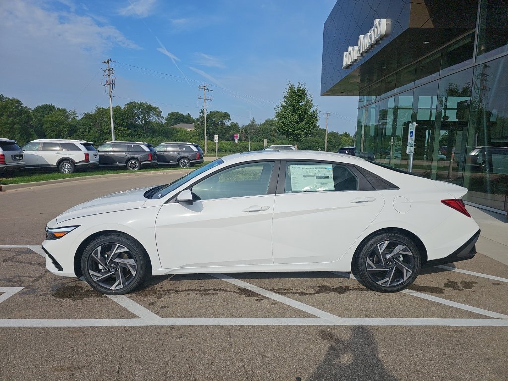 New 2026 Hyundai Elantra Limited FWD image 2