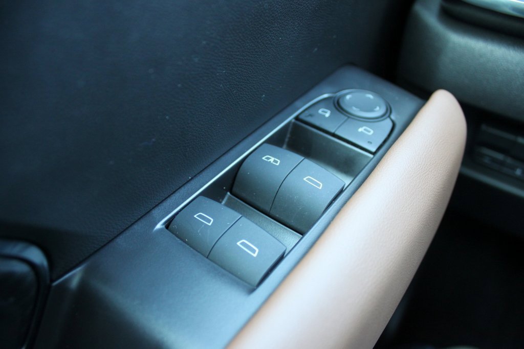 Used 2024 GMC Canyon AT4 w/ Canyon Safety Plus Package image 12