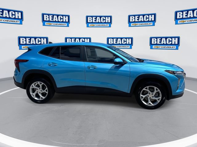 Used 2026 Chevrolet Trax LS w/ LS Convenience Package FWD image 9