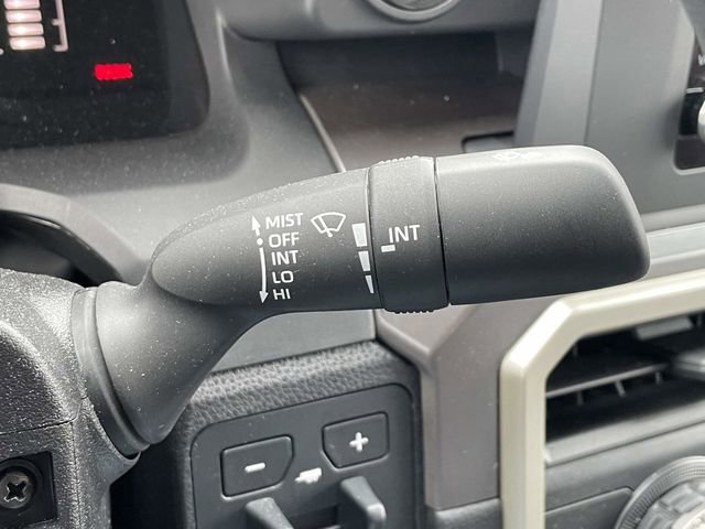 Used 2025 Toyota Tacoma SR5 w/ SR5 Upgrade Package image 32