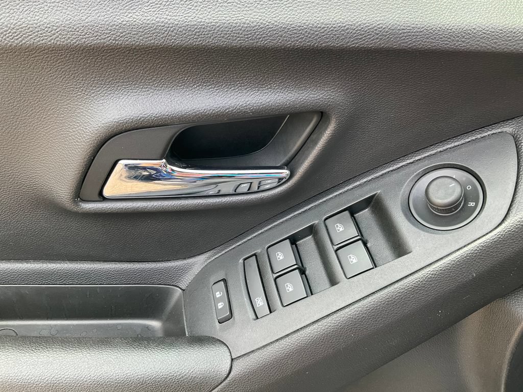 Used 2019 Chevrolet Trax Premier FWD image 17
