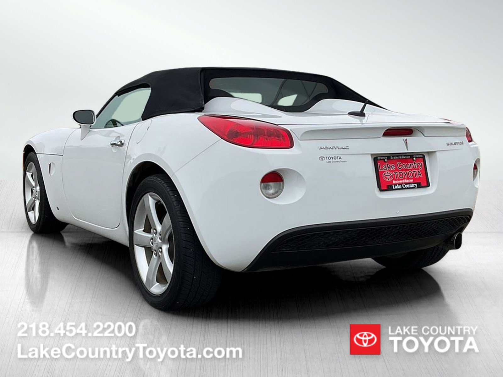 Used 2008 Pontiac Solstice Convertible w/ Preferred Package RWD image 3