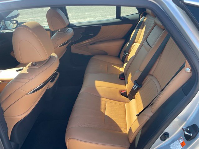 Used 2022 Lexus LS 500 w/ Interior Upgrade Package RWD image 24