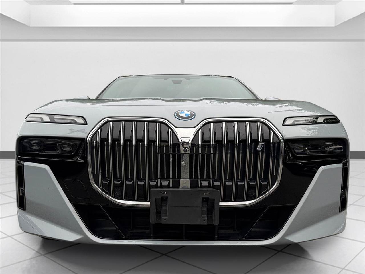 Used 2023 BMW i7 xDrive60 AWD/4WD image 7