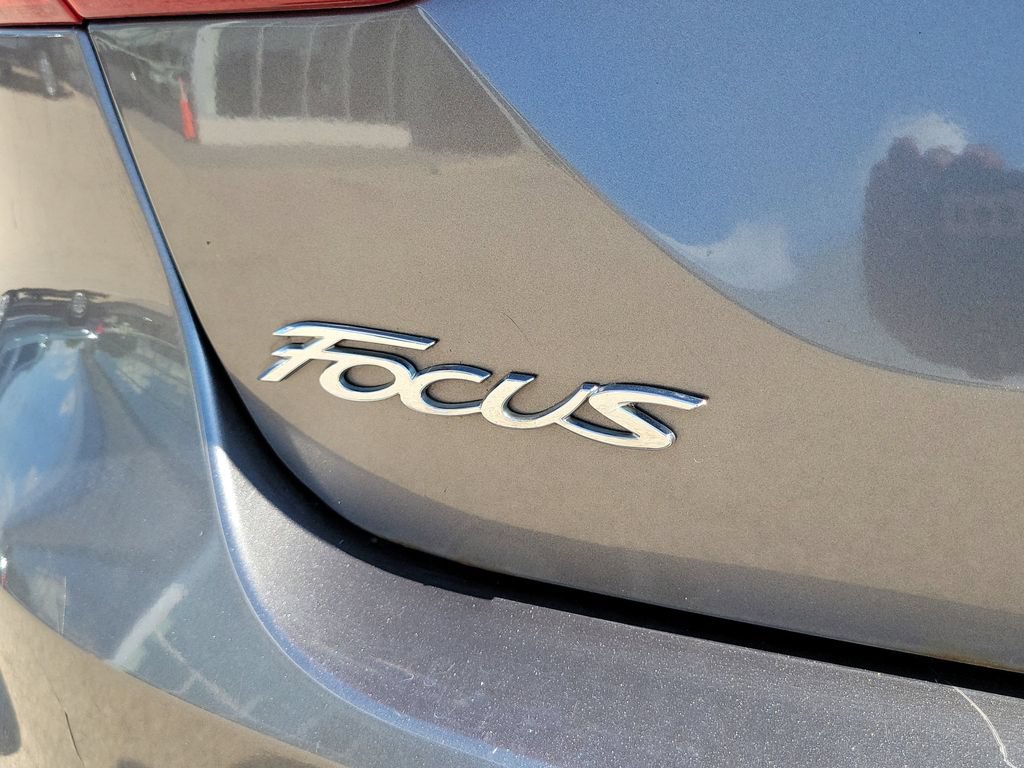 Used 2021 Ford Edge ST-Line w/ Class II Trailer Tow Package AWD/4WD image 7
