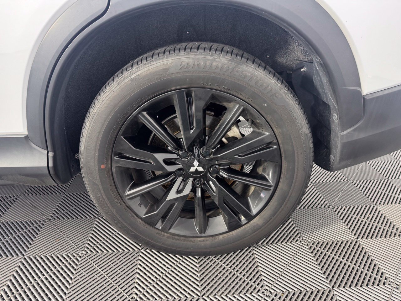 Used 2023 Mitsubishi Eclipse Cross LE AWD/4WD image 13