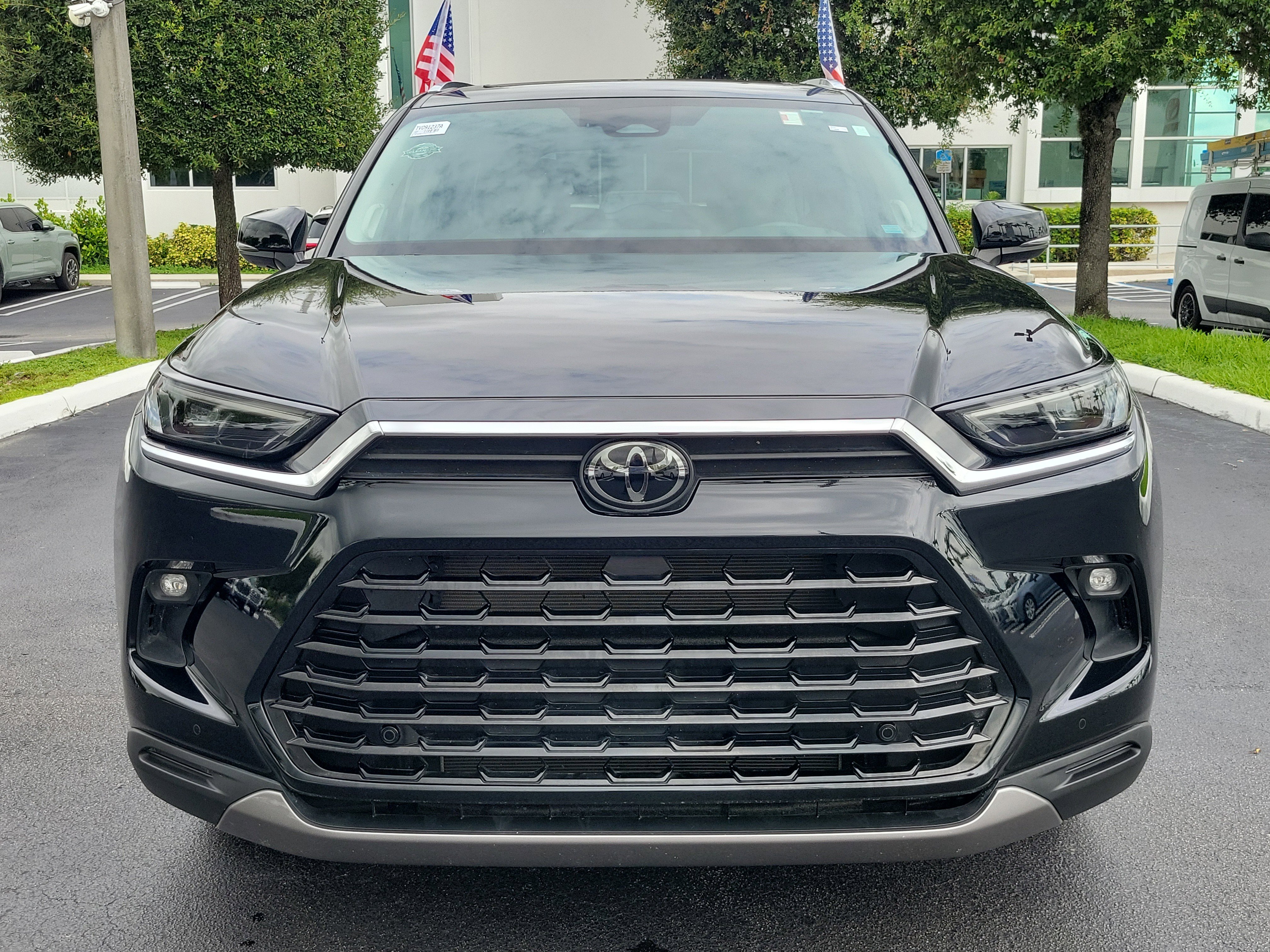 Used 2024 Toyota Grand Highlander XLE image 4