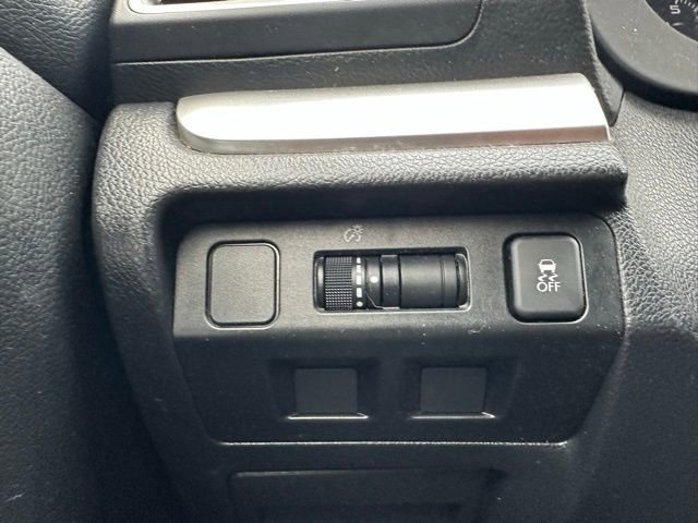 Used 2016 Subaru Crosstrek 2.0i Premium image 38