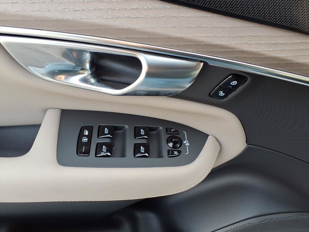 New 2026 Volvo XC90 B6 Plus AWD/4WD image 14