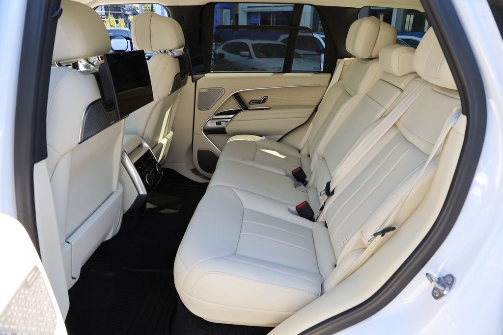 Used 2024 Land Rover Range Rover Autobiography AWD/4WD image 13