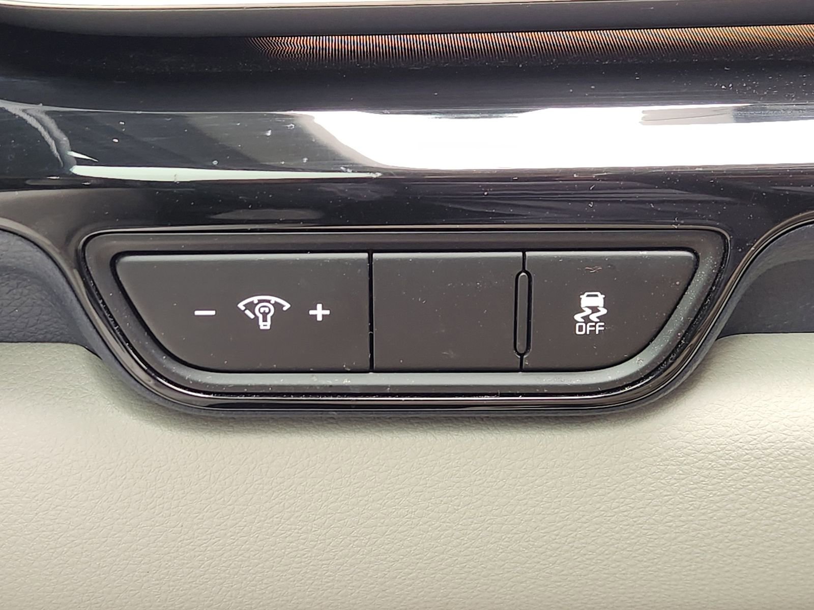 Used 2025 Kia Carnival SX Prestige FWD image 24