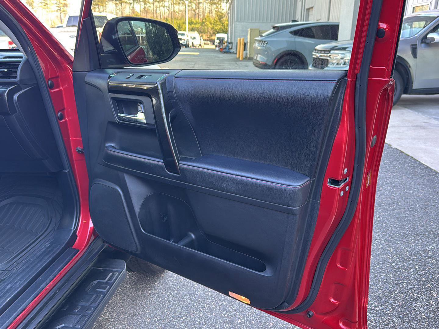 Used 2022 Toyota 4Runner TRD Off-Road image 12