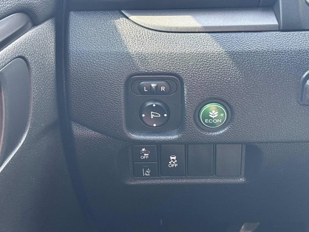 Used 2022 Honda Pilot Sport image 23