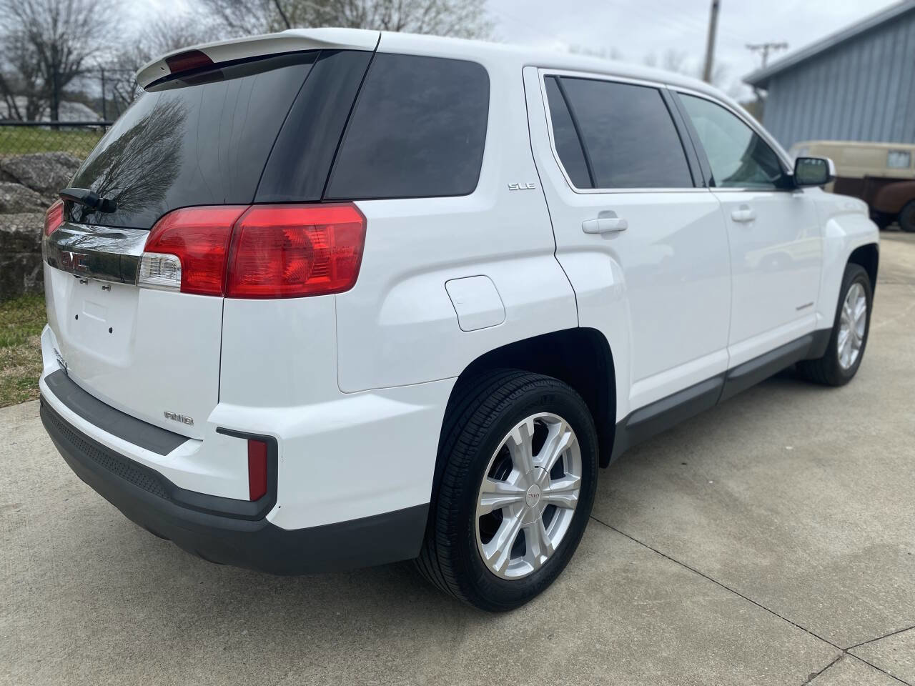 Used 2017 GMC Terrain SLE image 4