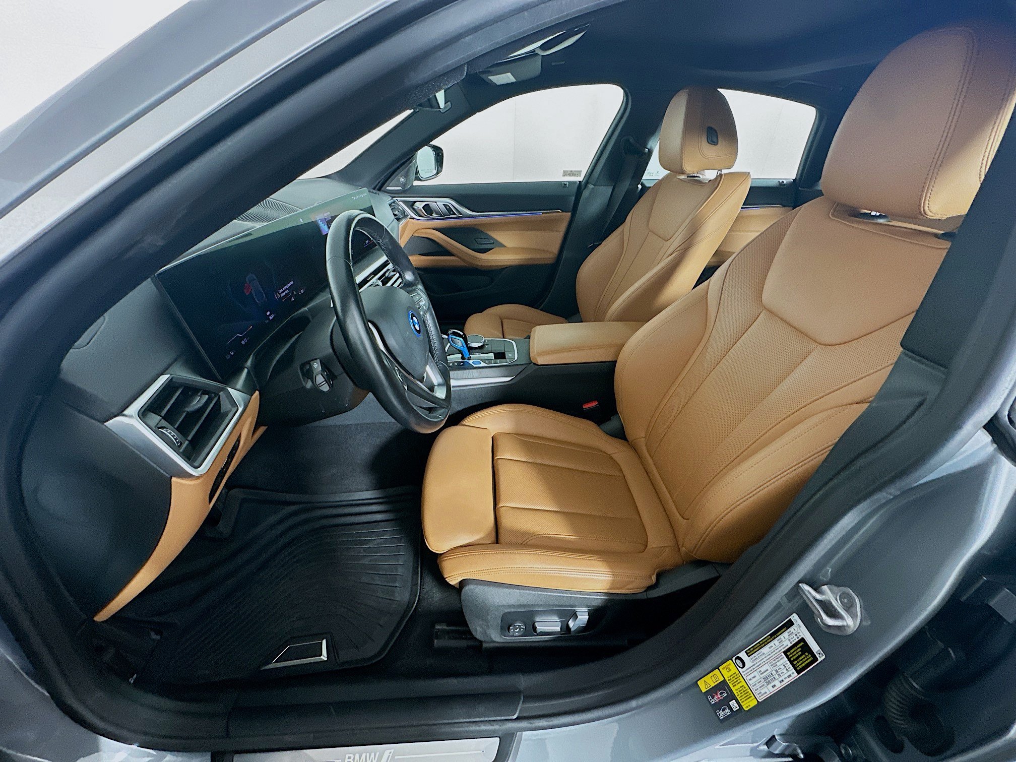 Used 2023 BMW i4 eDrive35 RWD image 13