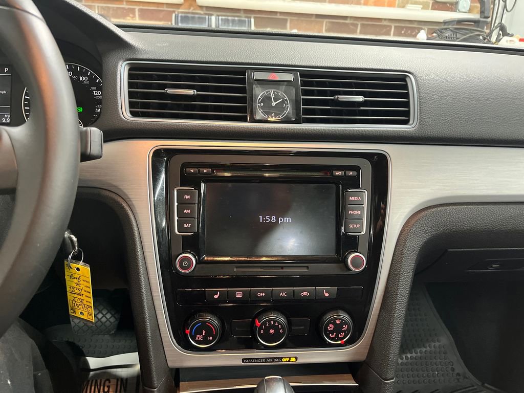 Used 2013 Volkswagen Passat 2.5 SE image 24