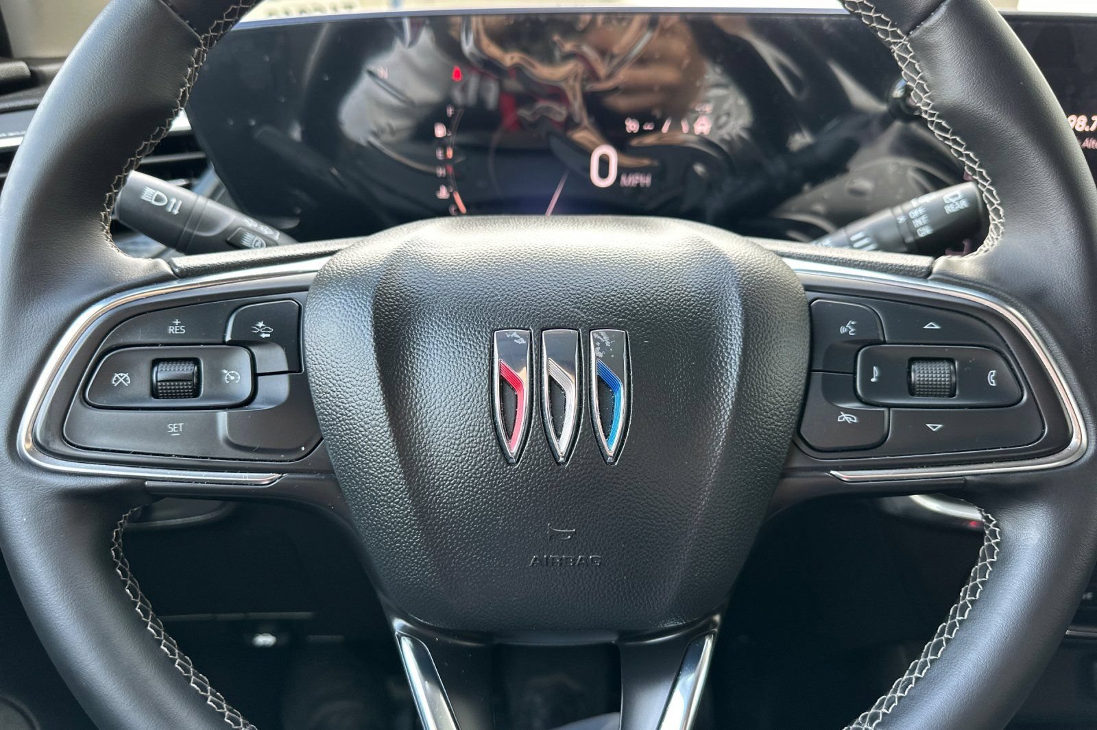 Certified 2024 Buick Encore GX Preferred FWD image 30