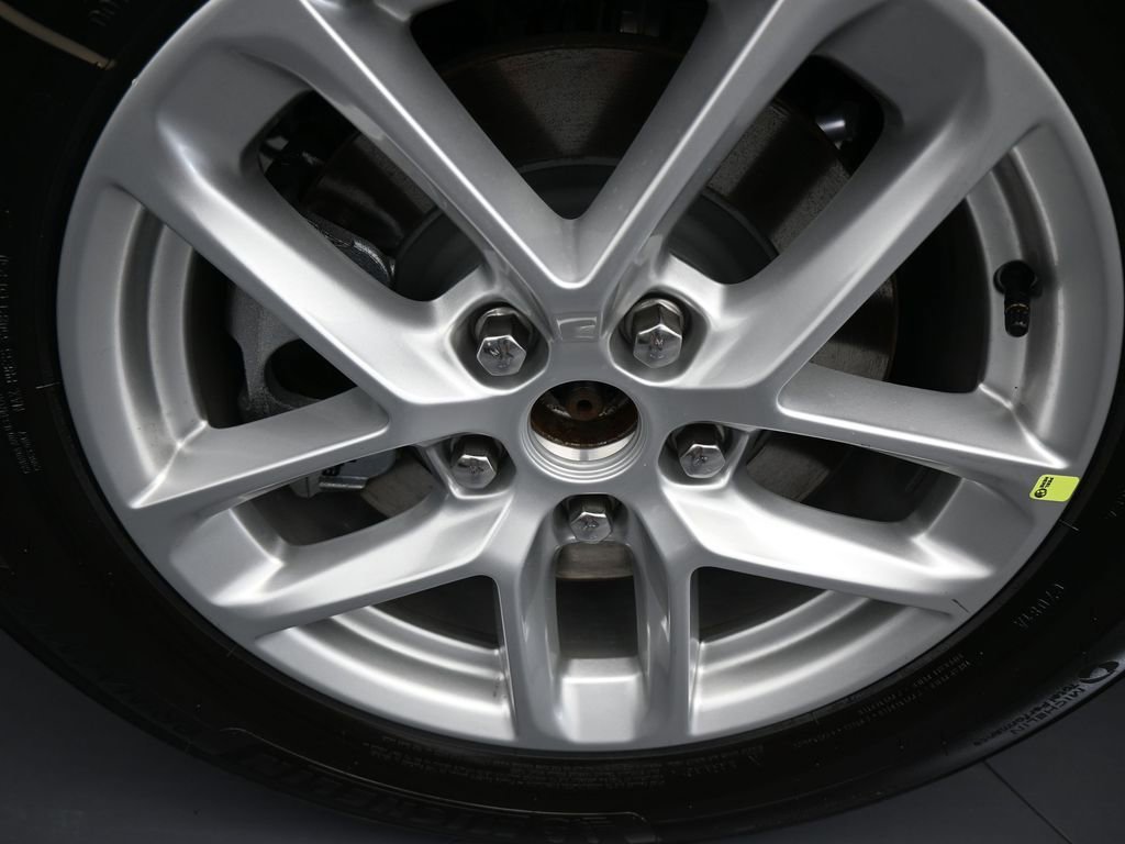 New 2026 Jeep Grand Cherokee L Laredo image 37