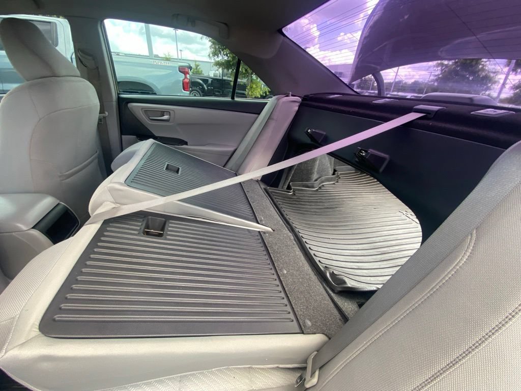 Used 2017 Toyota Camry LE w/ Moonroof Package FWD image 28