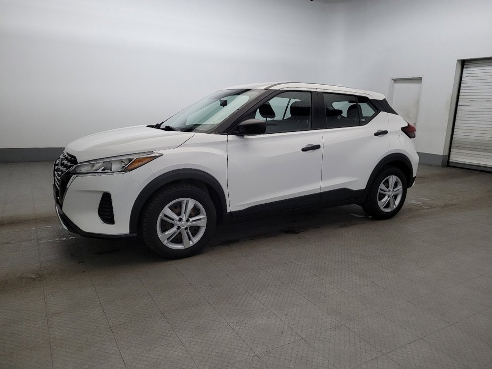 Used 2022 Nissan Kicks S image 2
