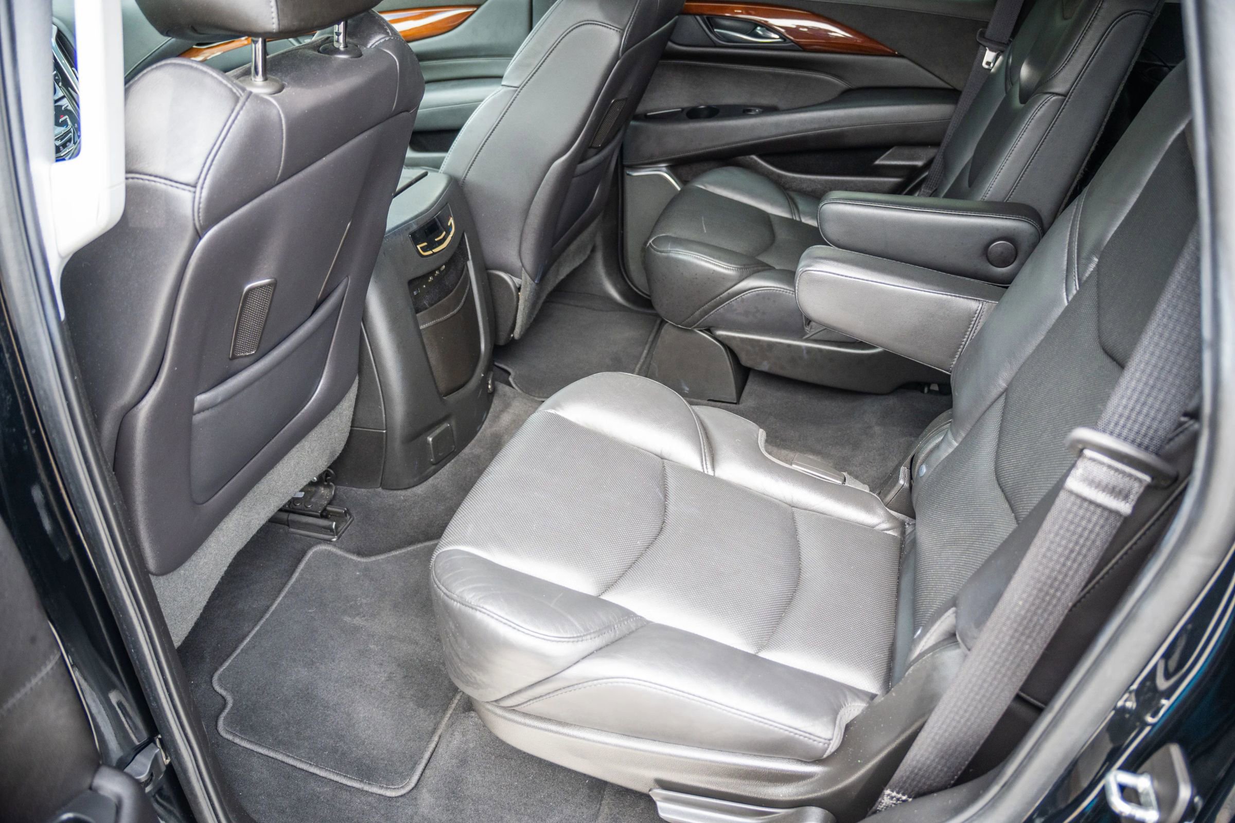 Used 2018 Cadillac Escalade Luxury image 20