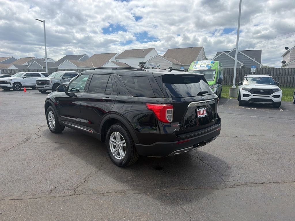 Used 2022 Ford Explorer XLT w/ Equipment Group 202A AWD/4WD image 5