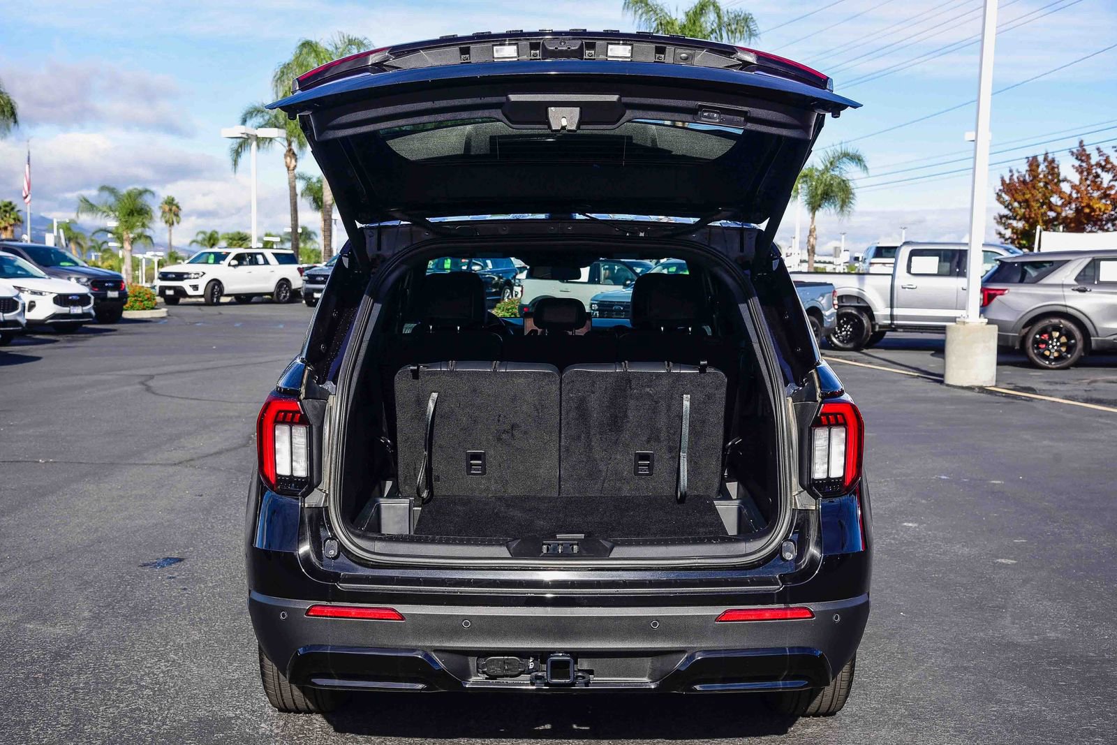 Used 2025 Ford Explorer ST-Line w/ Premium Package image 26