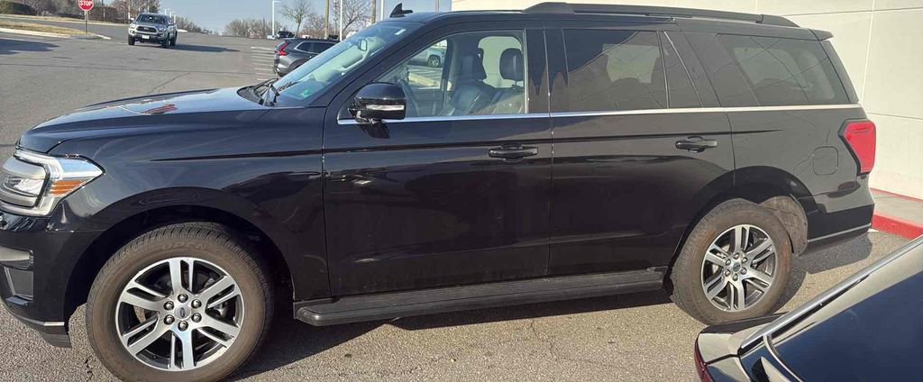 Used 2024 Ford Expedition XLT image 8