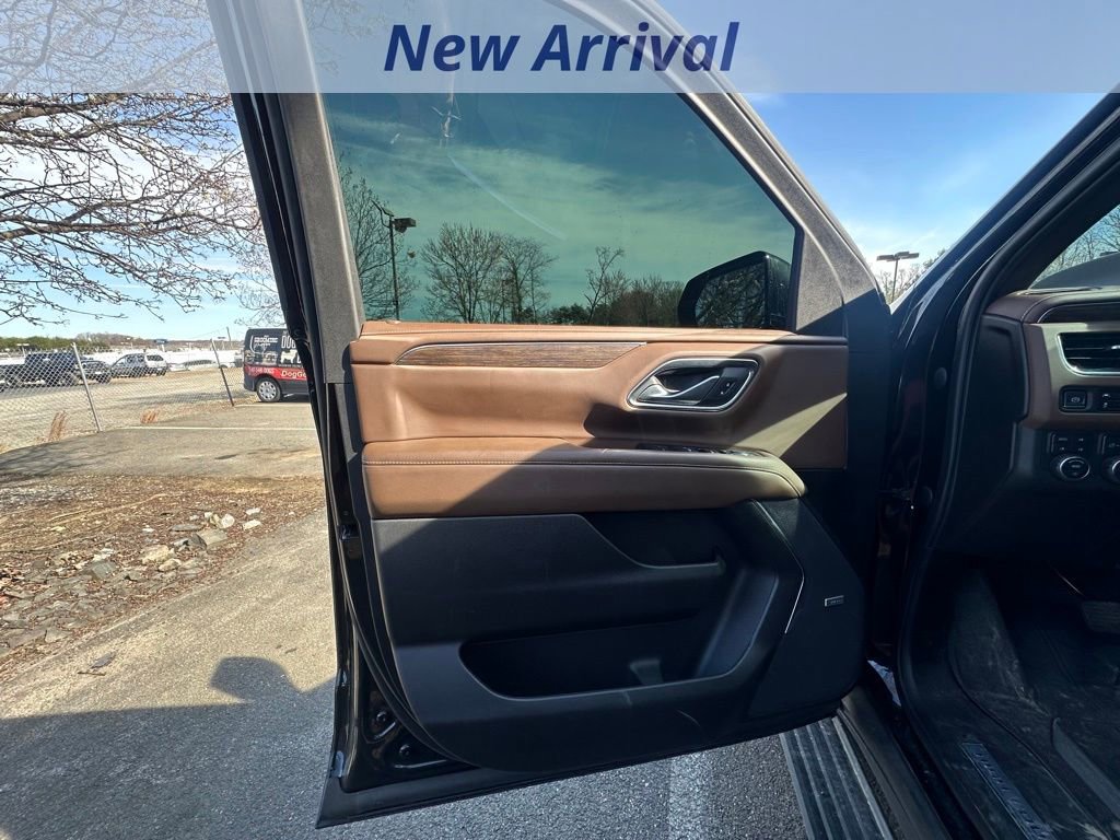 Used 2023 Chevrolet Suburban High Country w/ LPO, Illumination Package image 12