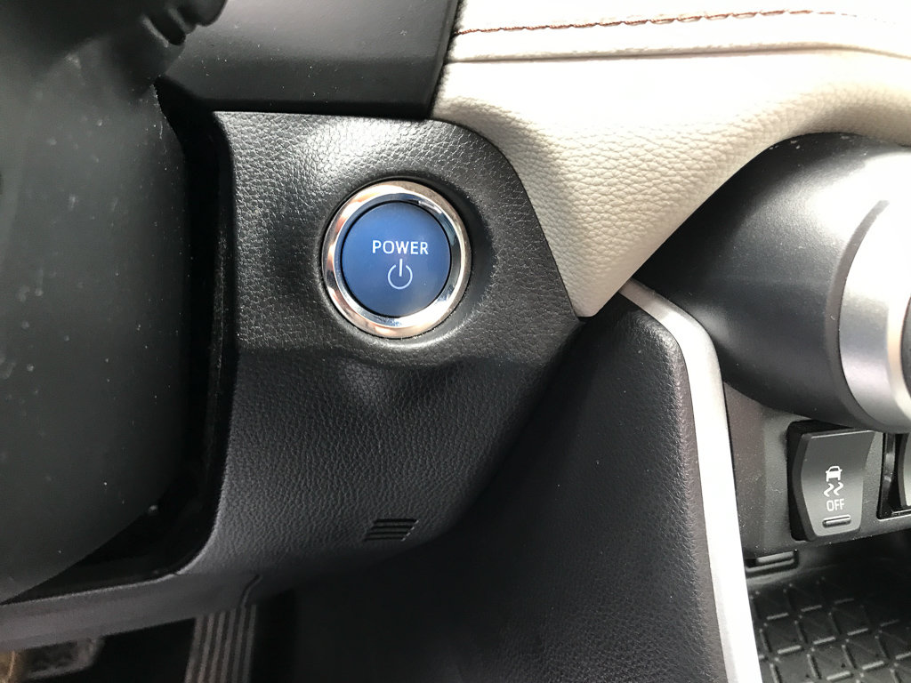 Certified 2021 Toyota RAV4 XLE Premium AWD/4WD image 26