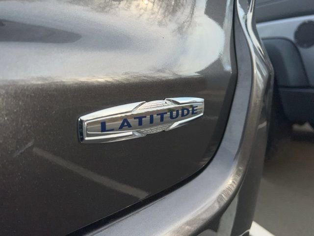 Used 2024 Jeep Compass Latitude image 9