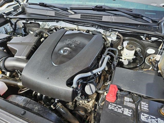 Used 2021 Toyota Tacoma TRD Sport w/ TRD Premium Sport Package AWD/4WD image 34