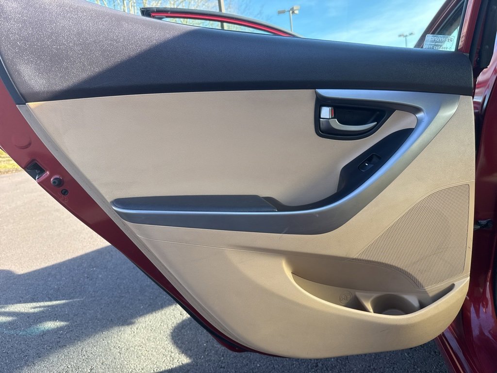 Used 2013 Hyundai Elantra GLS image 16