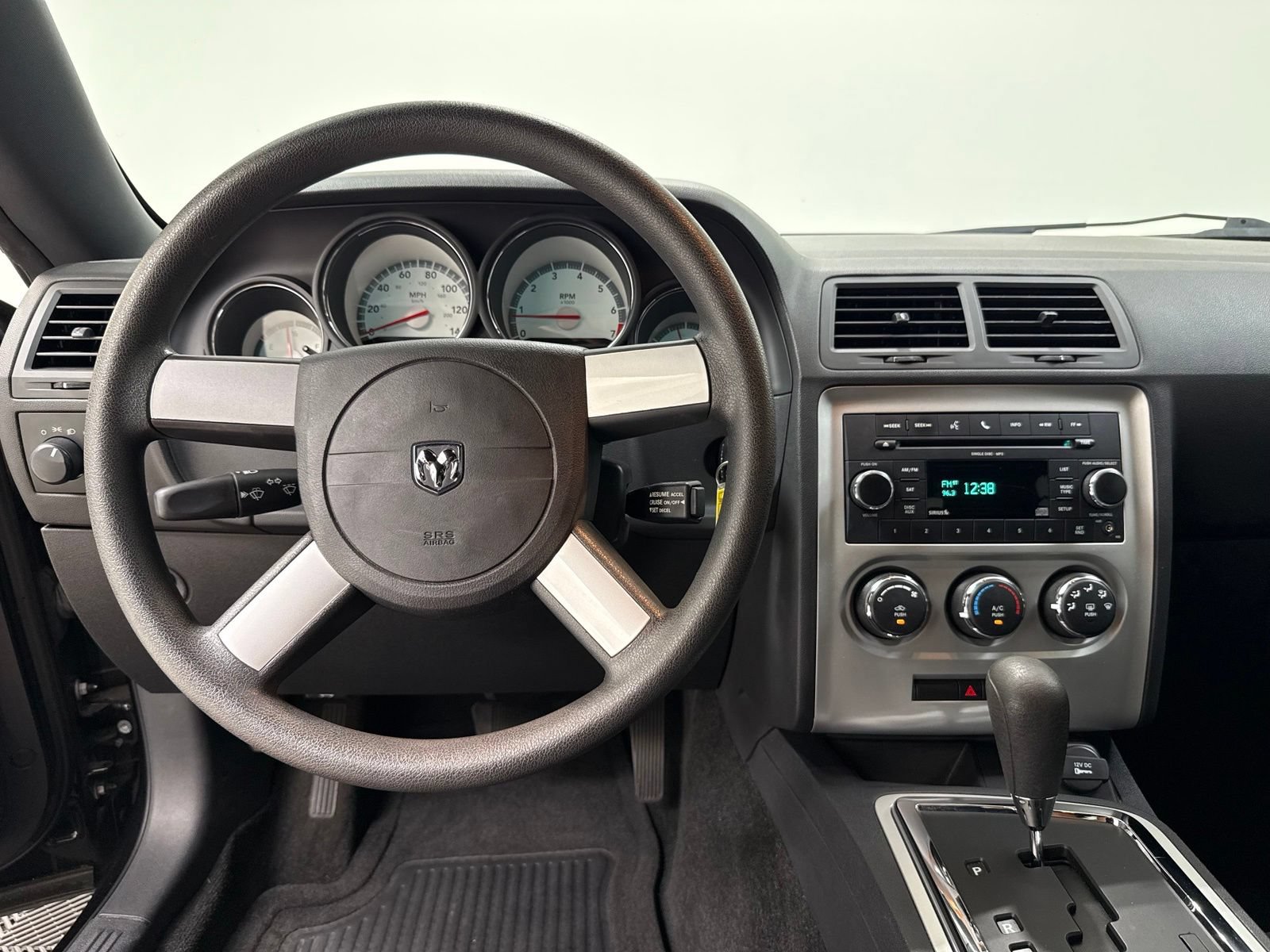 Used 2010 Dodge Challenger SE RWD image 22