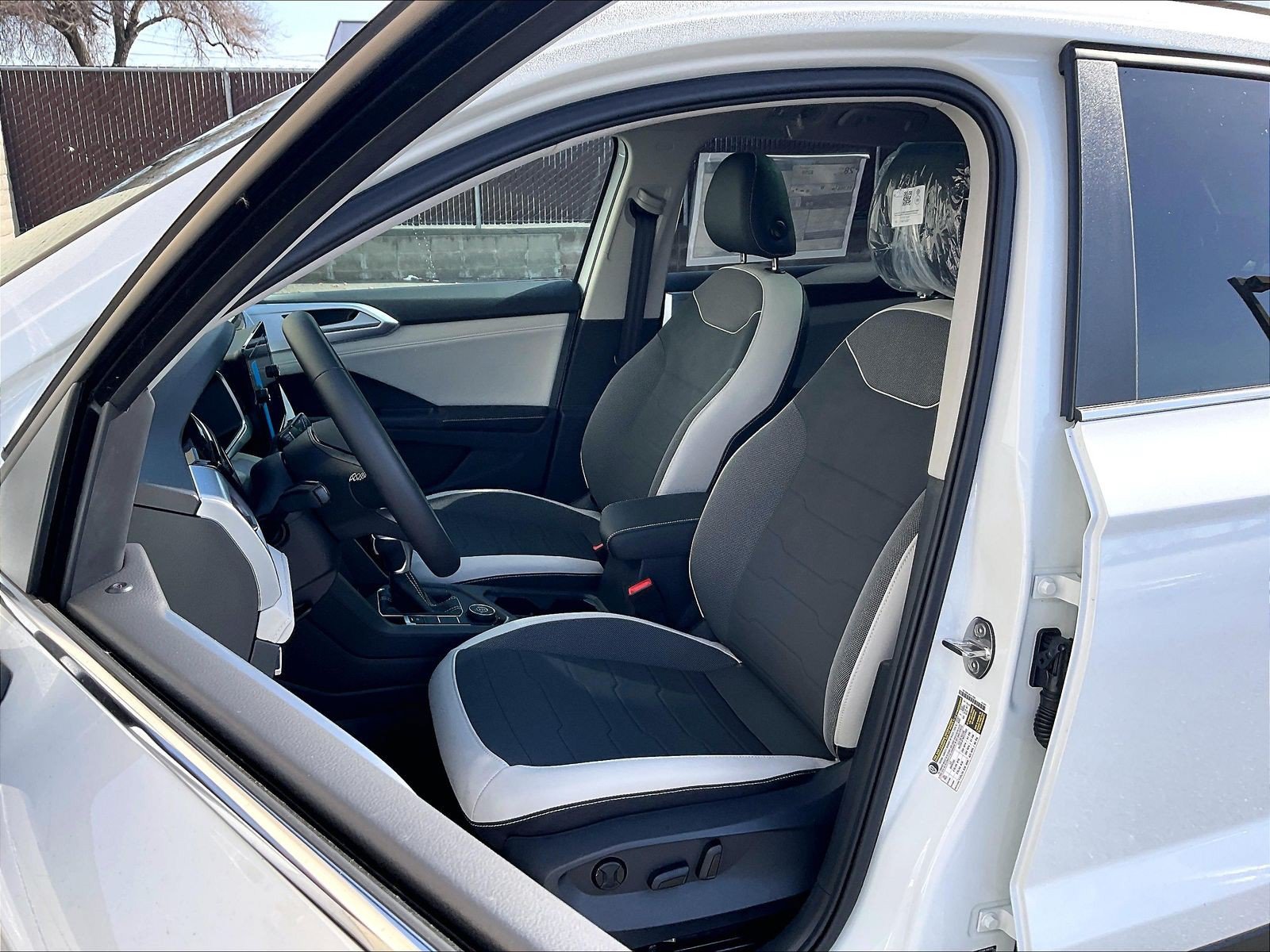 New 2026 Volkswagen Taos SE AWD/4WD image 8