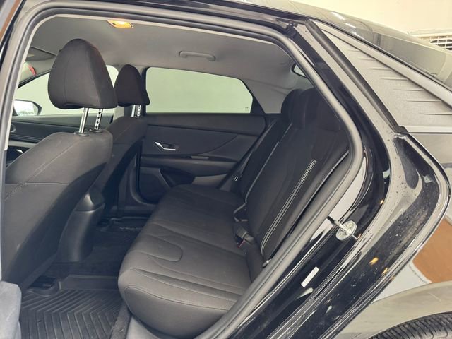 Used 2023 Hyundai Elantra SEL w/ Convenience Package image 19