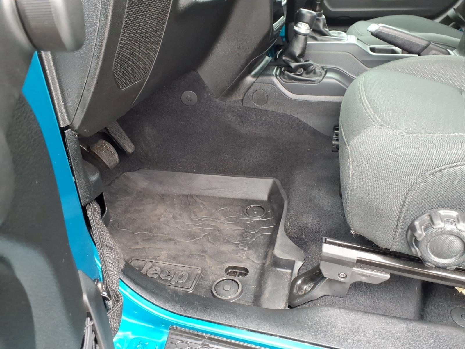 Used 2020 Jeep Wrangler Sport AWD/4WD image 27