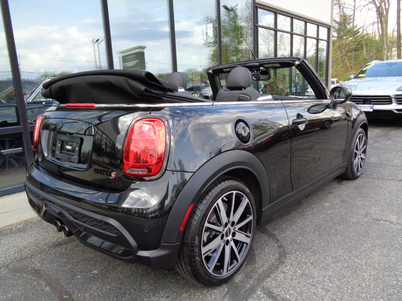 Used 2024 MINI Cooper S FWD image 5