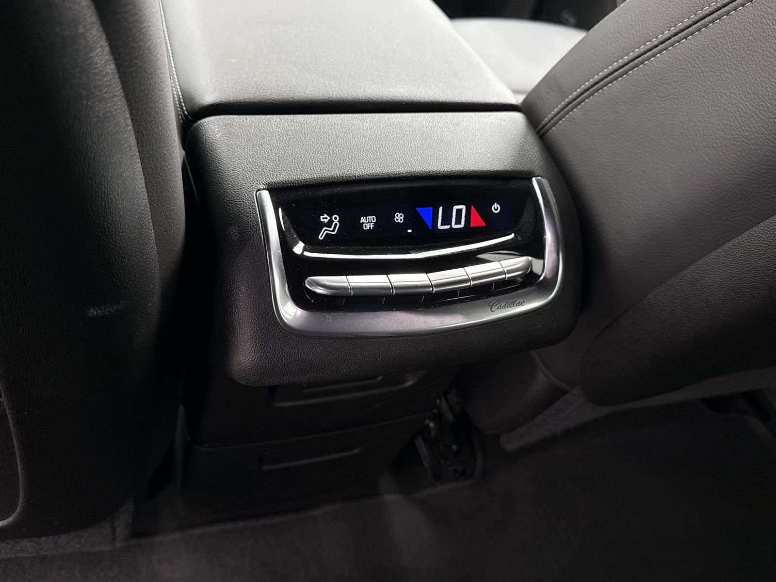 Used 2024 Cadillac XT6 Luxury FWD image 14