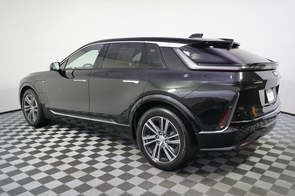 Certified 2024 Cadillac Lyriq Luxury w/ LPO, Floor Liner Package AWD/4WD image 3